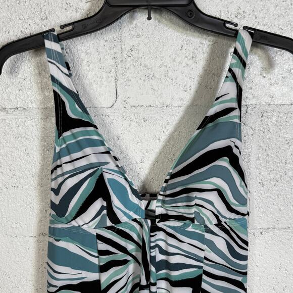 Beyond Control Women's Printed Tankini Top, White Multi 6 $99 - Picture 3 of 9